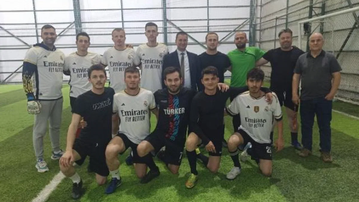 Yenimuhacır’da gençlik halı sahada buluştu