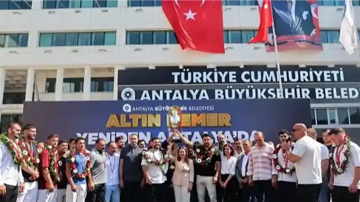 Kırkpınar Başpehlivanı Erkan Taş’a coşkulu karşılama