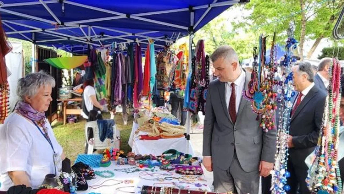Bahar Şenliği Kavaklı Sahili Amfi’de başladı