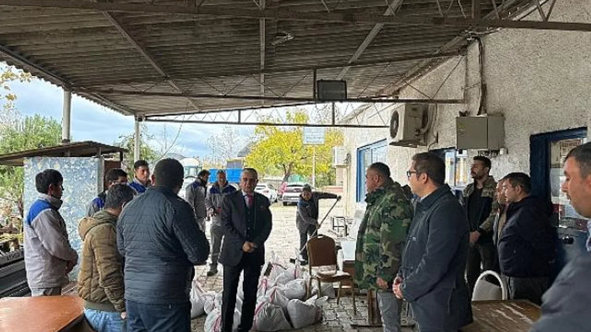 Başkan Topaloğlu’ndan belediye personeline teşekkür ziyareti