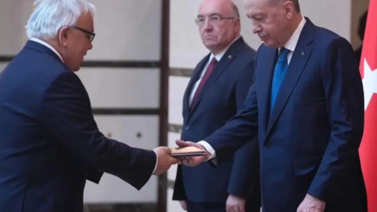Cumhurbaşkanı Erdoğan’a 5 ülkeden güven mektubu