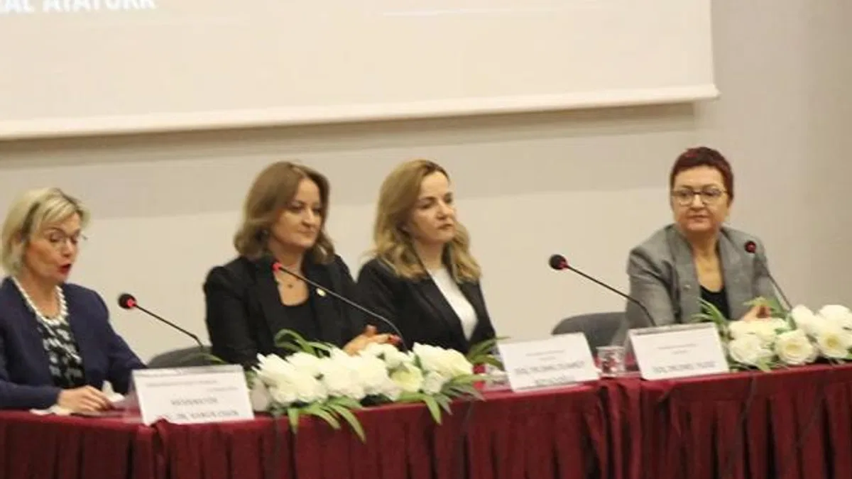 Uzunköprü’de ‘Güçlü Kadınlar’ paneli