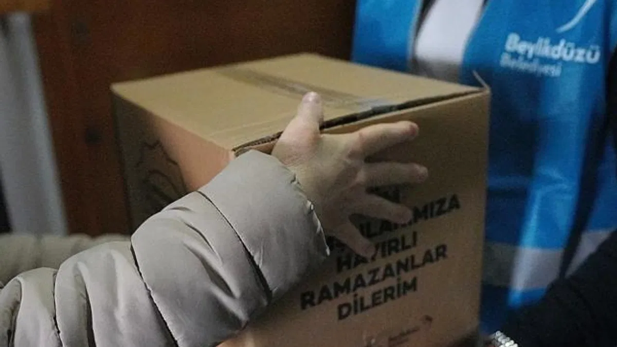 İstanbul Beylikdüzü’nde ihtiyaç sahiplerine 5 bin koli destek