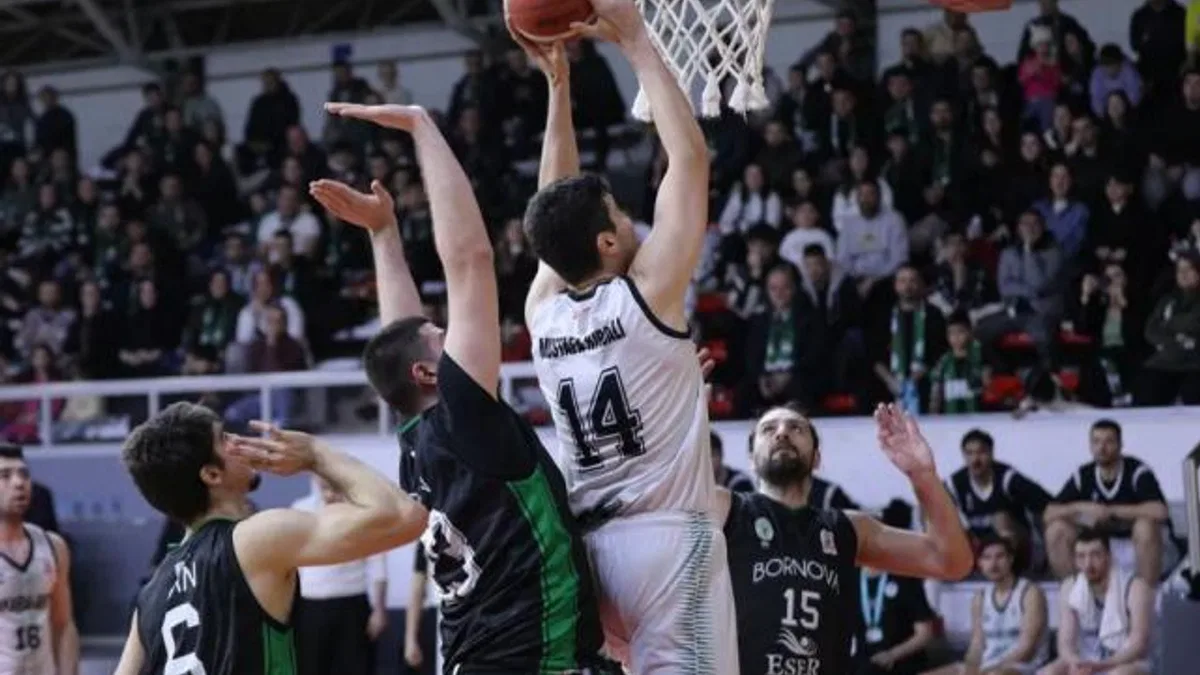Sakarya’nın dev adamları tur için parkeye çıkıyor