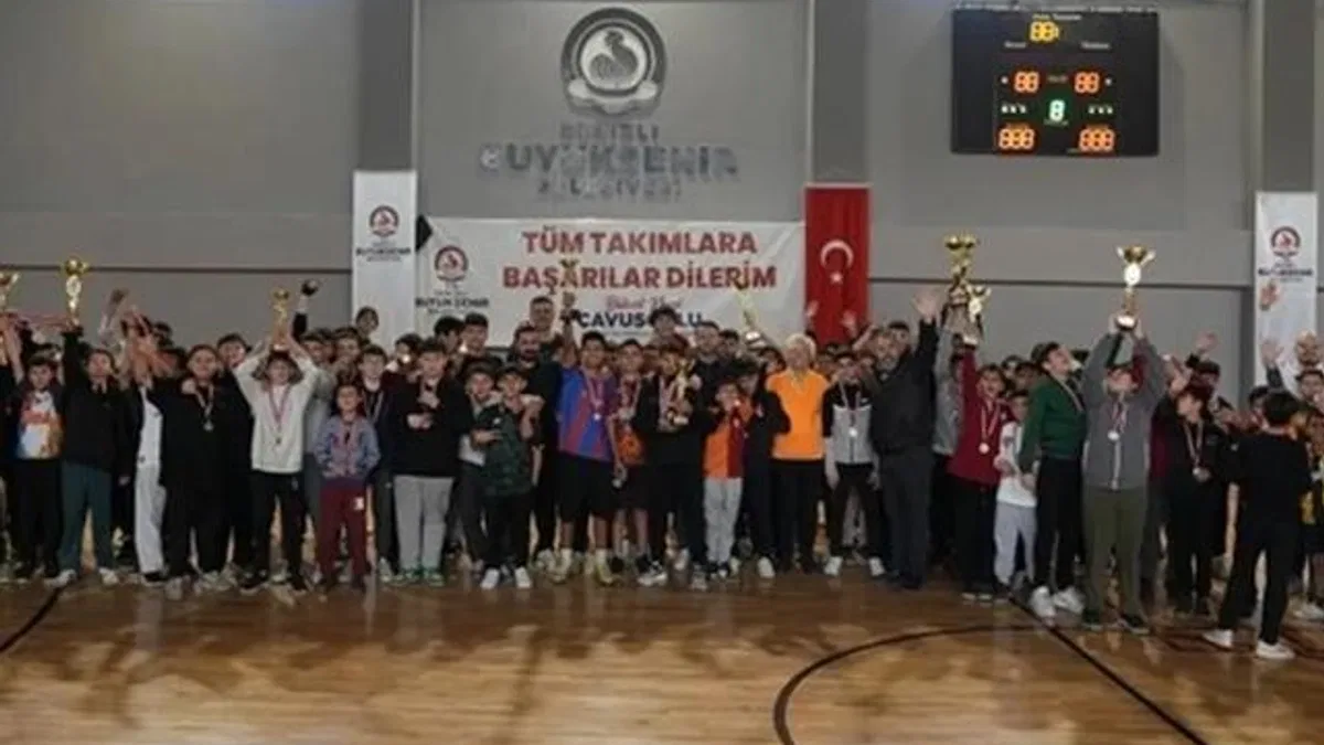 Denizli Büyükşehir gençleri sporla buluşturdu