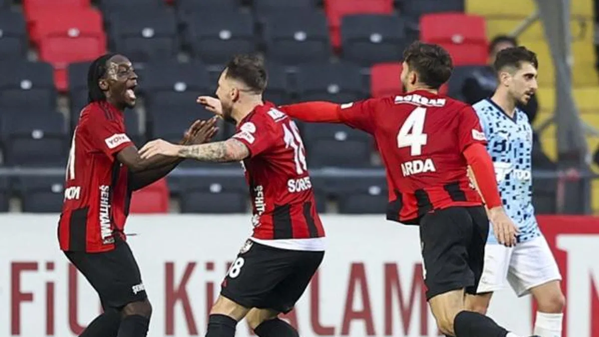 Gaziantep FK 3-0 Rams Başakşehir (Maç Sonucu) Gaziantep evinde rahat kazandı!