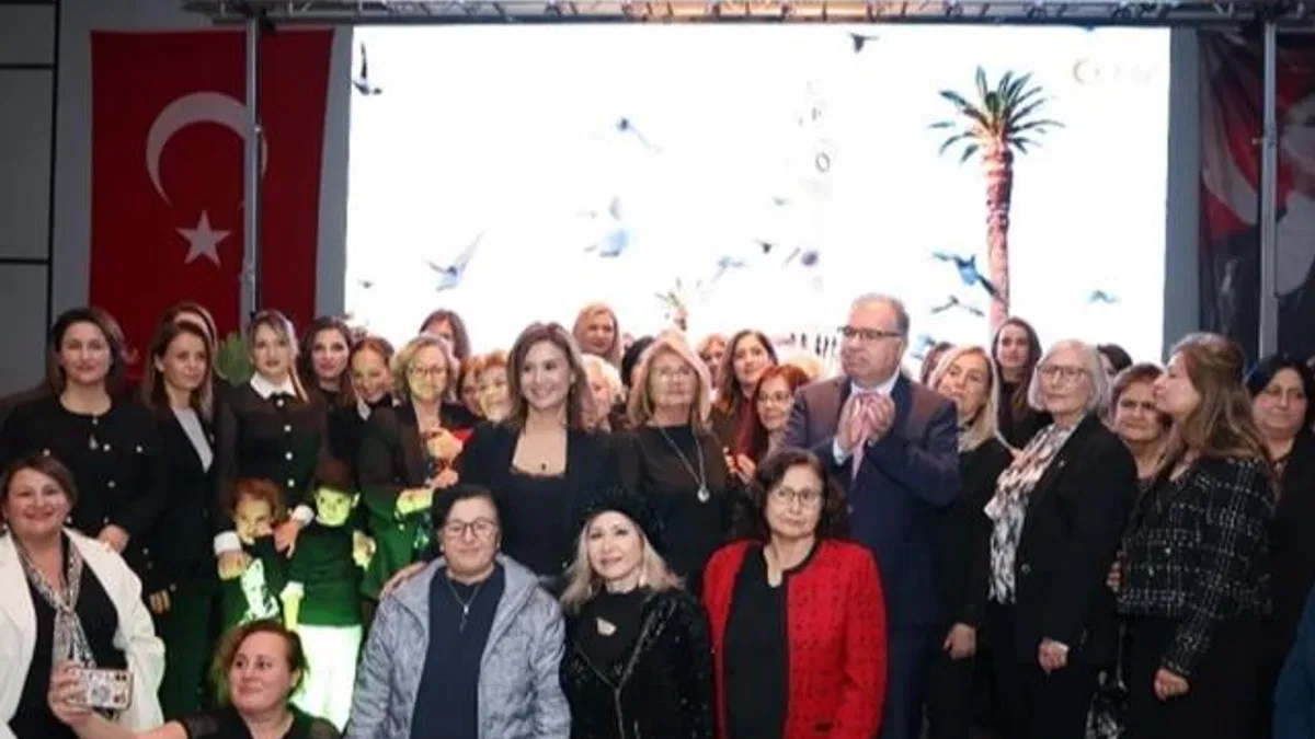 Egeli turizmcilerden Cumhuriyetin 101’nci yılına özel kutlama