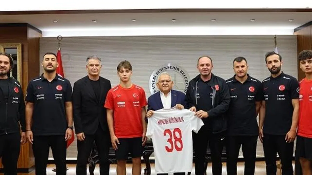 Milli takımdan Büyükkılıç’a ziyaret