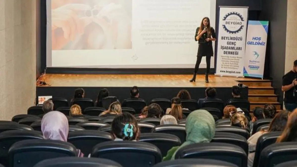 İstanbul Beylikdüzü’nde ‘Evlilik Okulu’ başladı