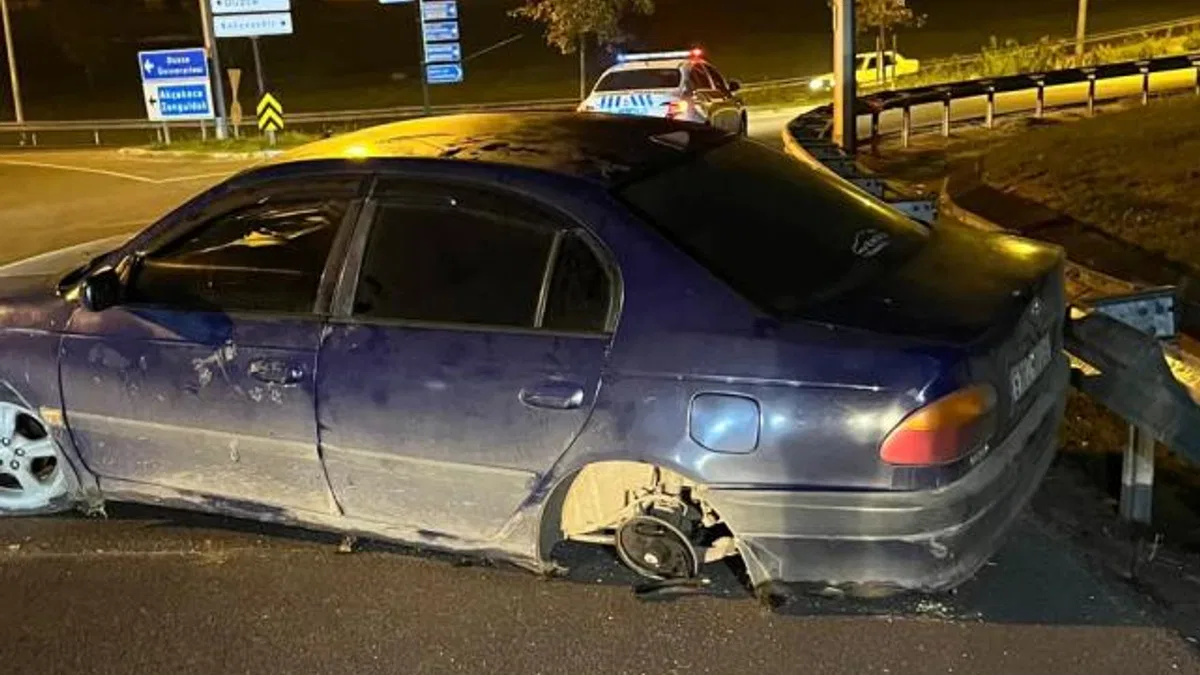 Düzce’de polise ‘dur’mayan sürücüyü kaza durdurdu!