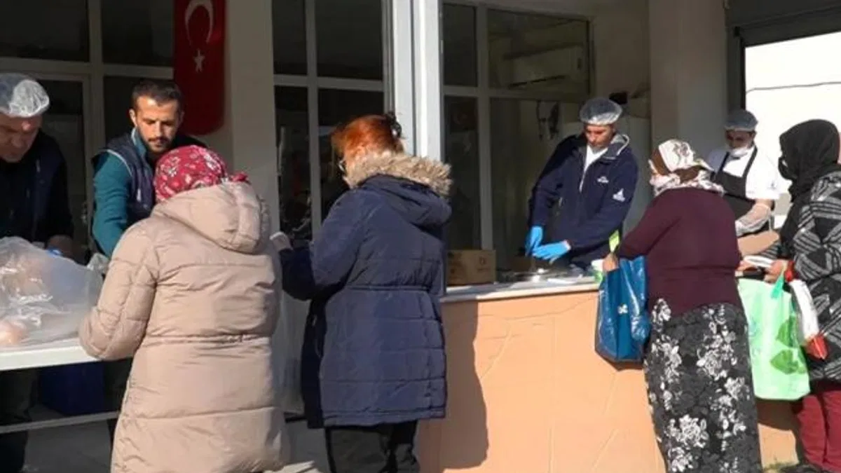İzmir’de ramazan bereketi sürüyor