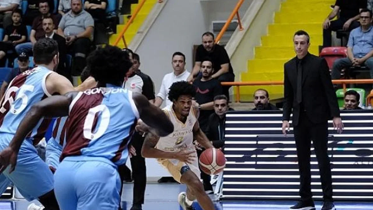 Konya Büyükşehir Belediyespor’un Zirve Yürüyüşü Sürüyor