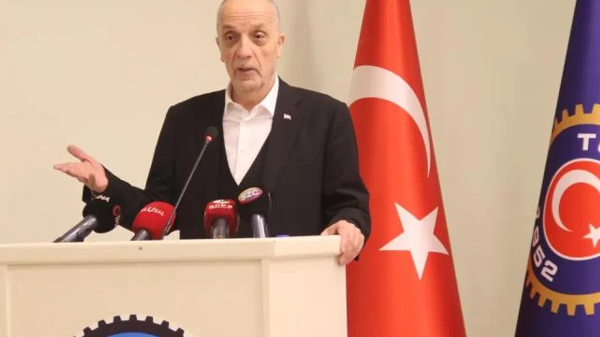 TÜRK-İŞ ‘Çalışma Hukuku Buluşmaları’ sempozyumunu düzenledi