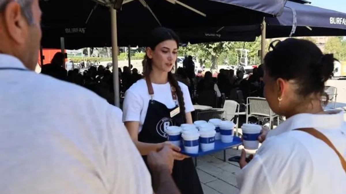 Bursa’da BURFAŞ’tan çarşı esnafına kahve ikramı