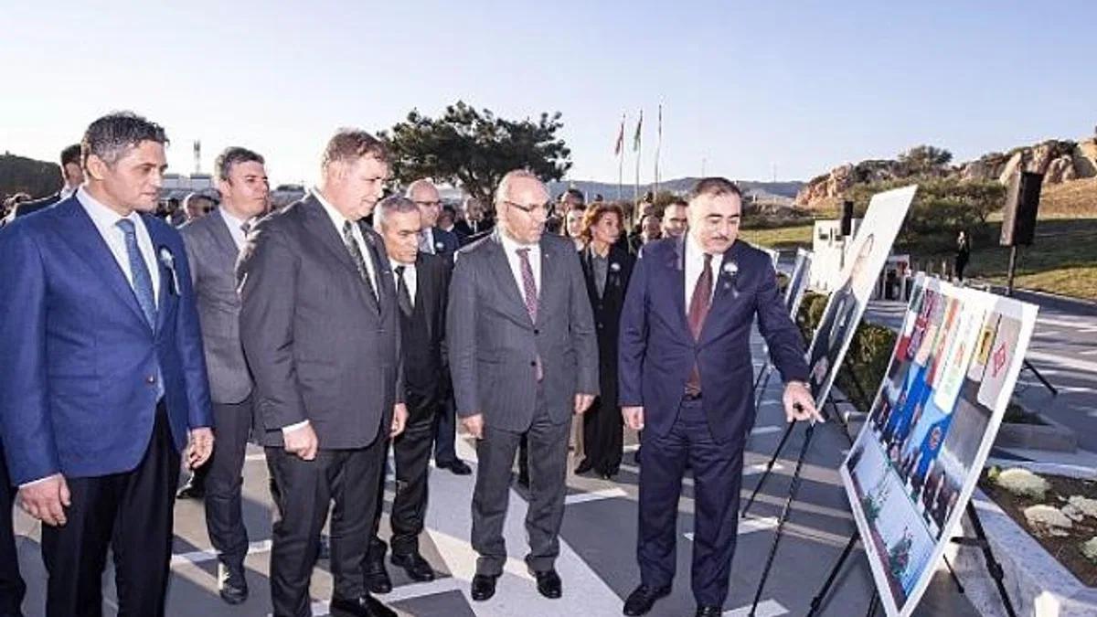 Aliyev 21. ölüm yıl dönümünde İzmir’de anıldı