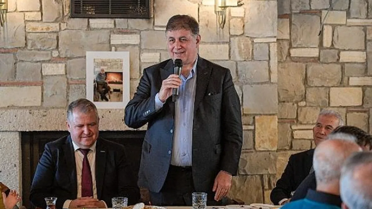 Başkan Tugay Urla’da muhtarlar ve meclis üyeleri ile buluştu “Urla’yı gözümüz gibi korumalıyız”