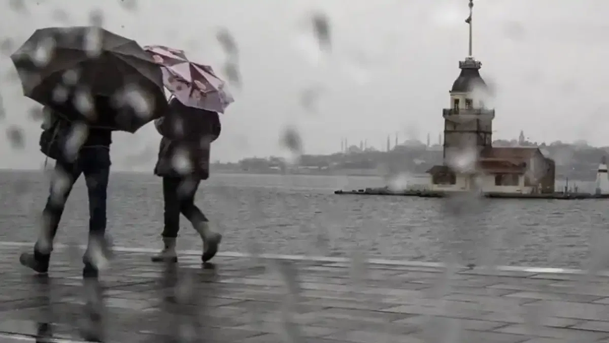 İstanbul Valiliği uyardı… Yağışlı sistem geliyor, sıcaklıklar 4 ila 6 derece düşecek