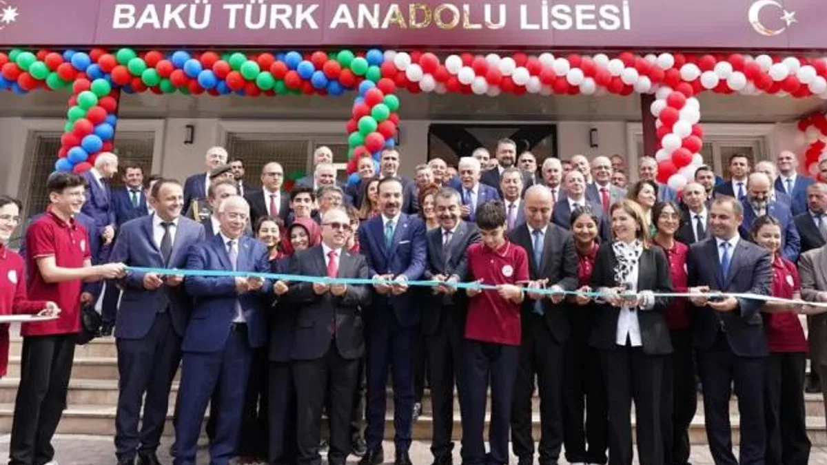 Azerbaycan’da Bakü Türk Anadolu Lisesi törenle açıldı