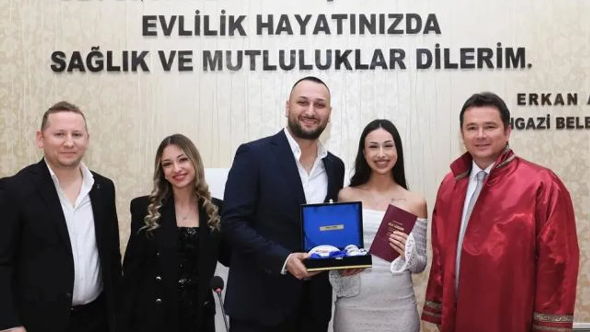 Bursa Osmangazi’de Başkan Aydın’dan 14 Şubat’a özel çifte sürpriz