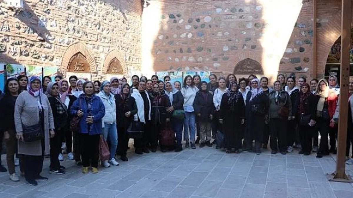 Sarıgöllü Kadınlar Manisa’yı Adım Adım Gezdi