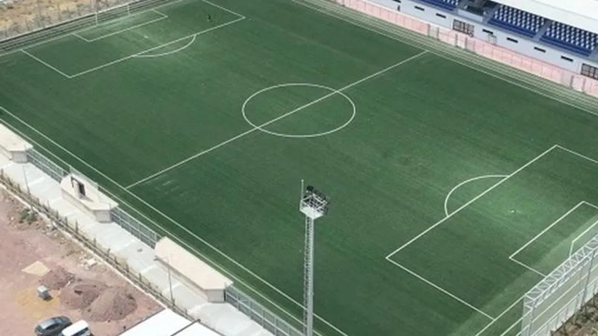 Kocaeli’nde gençler için bir futbol sahası da Alikahya’ya