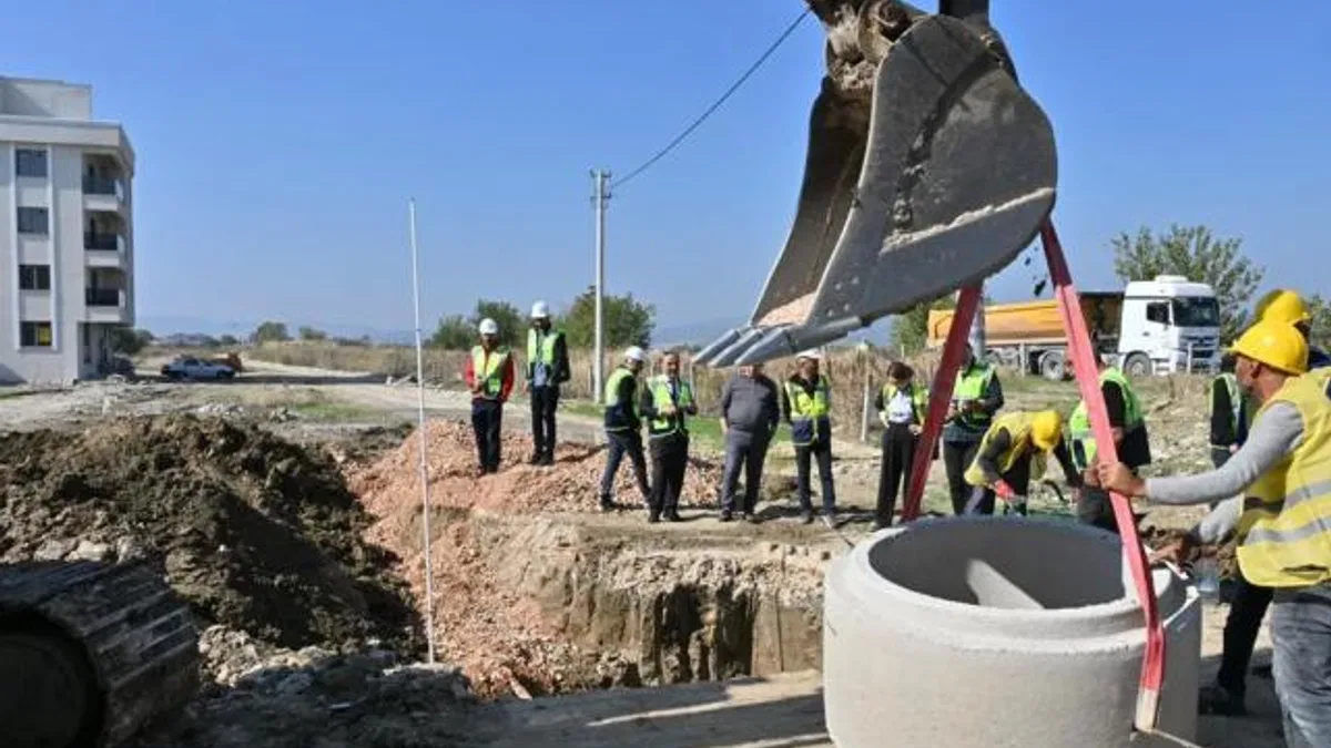 Manisa’da Muradiye’nin altyapısına ilk kepçe