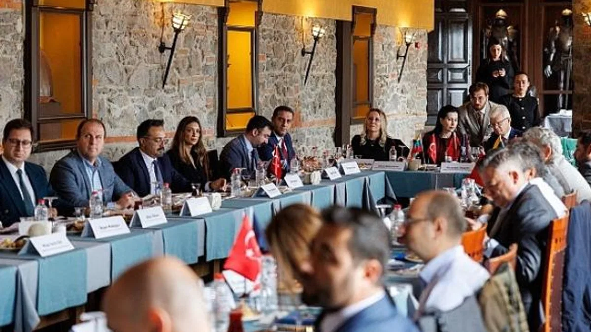 Başkan Mutlu’dan dirençli kent vurgusu: En önemli gündemimiz