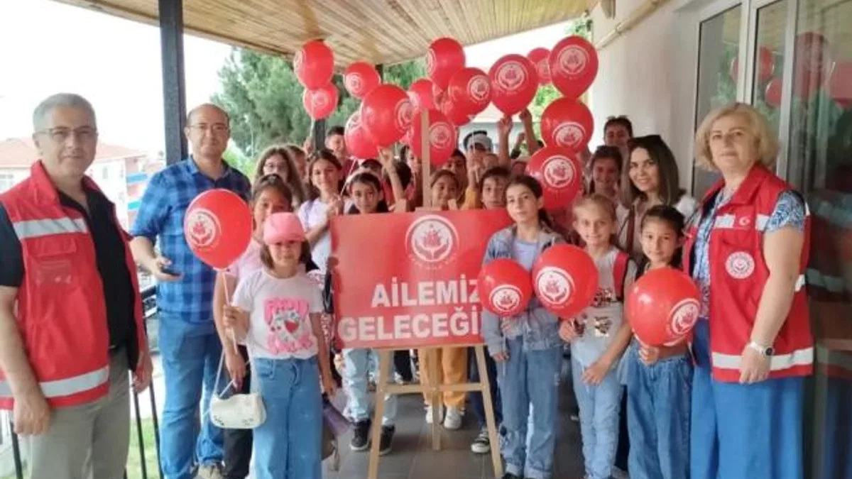 Öğrencilerden ‘Sosyal Hizmet Merkezleri’ne ziyaret