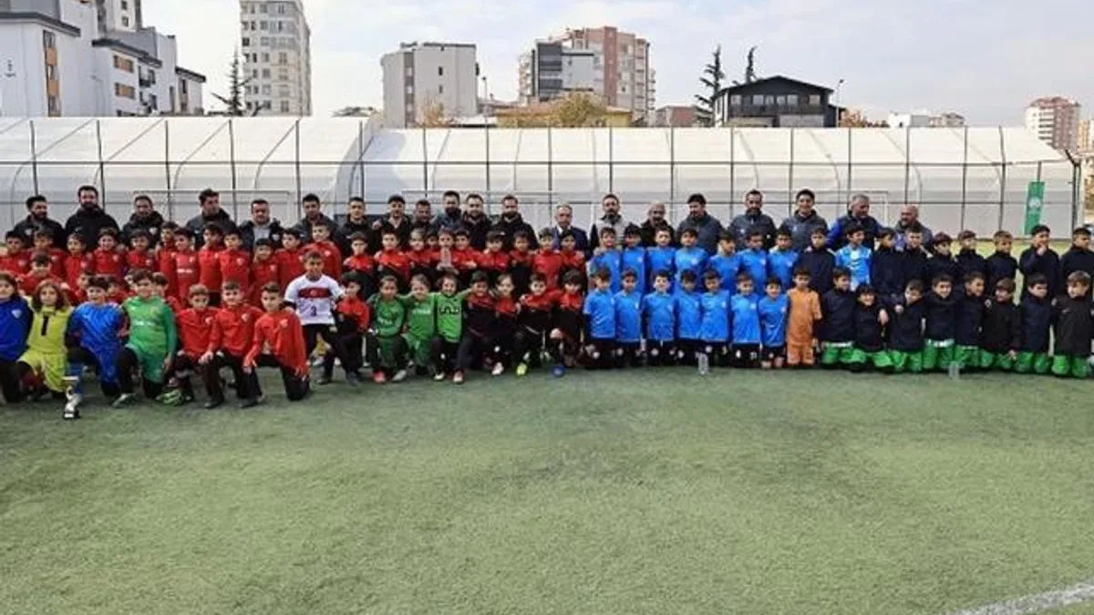 Kayseri Talas’ta sömestir futbol turnuvası