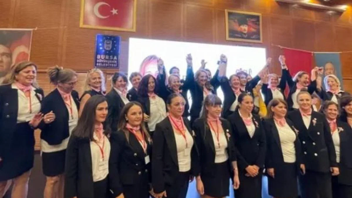 CHP Bursa İl Kadın Kolları Kongresi Merinos AKKM’de yapıldı