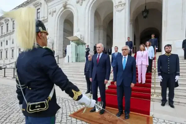 Kurtulmuş Portekiz Meclis Başkanı ile görüştü