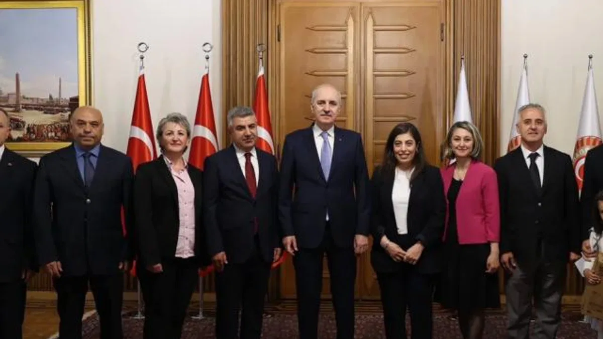 Kurtulmuş, TBMM personeliyle bayramlaştı