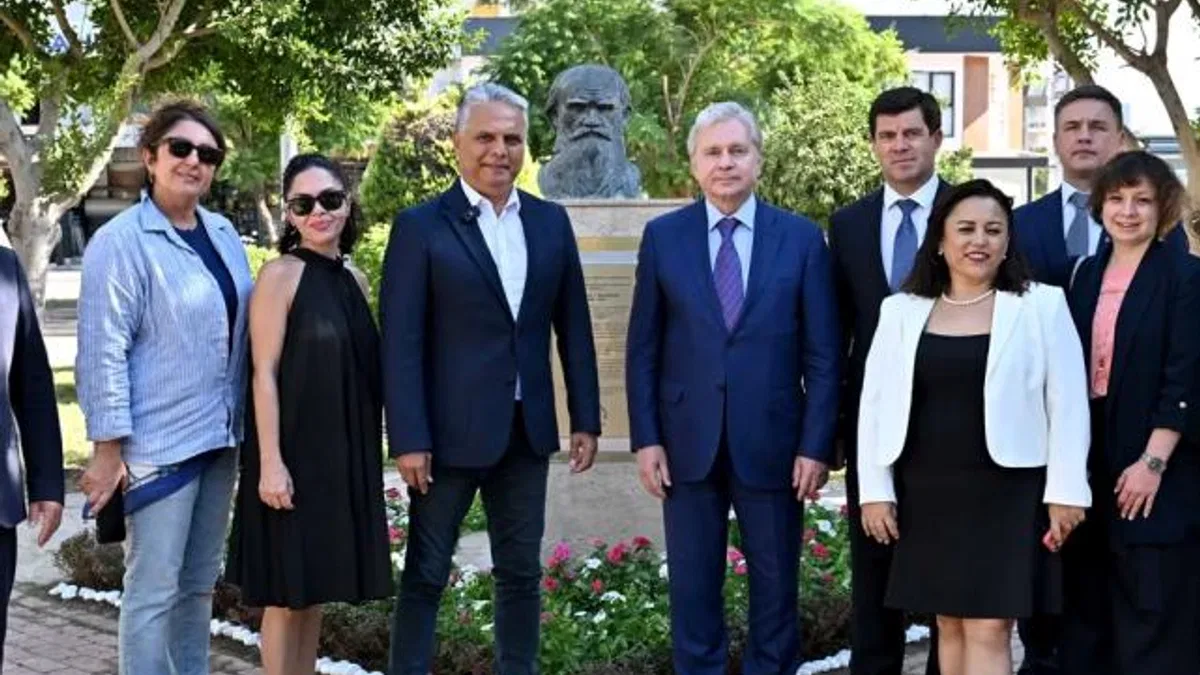 Moskova Hükümet Bakanı Çeremin’den Muratpaşa’ya ziyaret
