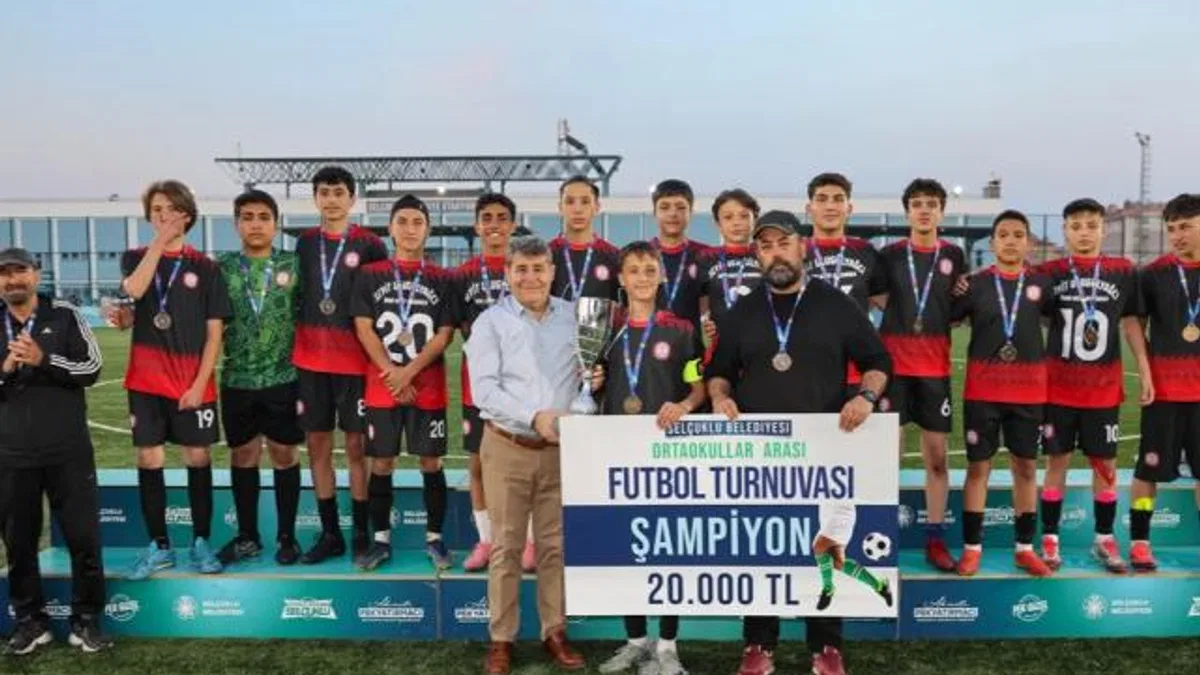 Konya Selçuklu’da ortaokulların futbol heyecanı