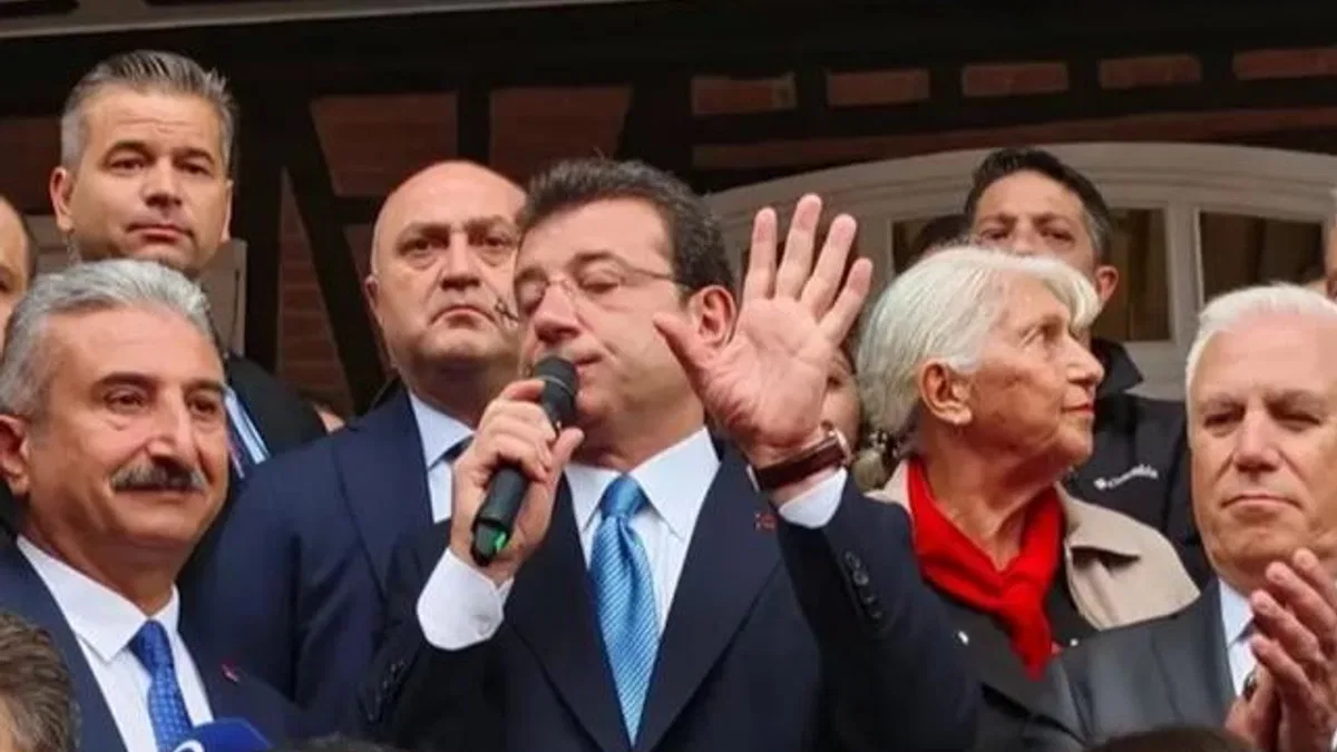 Ekrem İmamoğlu’ndan Ahmet Özer’e destek