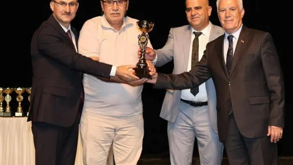 Bursa’da amatör spor kulüplerine kupa töreni