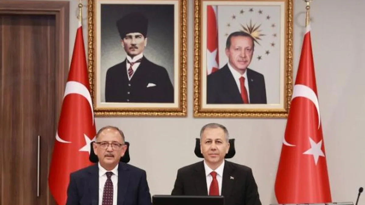 Yerlikaya ve Özhaseki kıyı şeridindeki illerin valileri ile buluştu