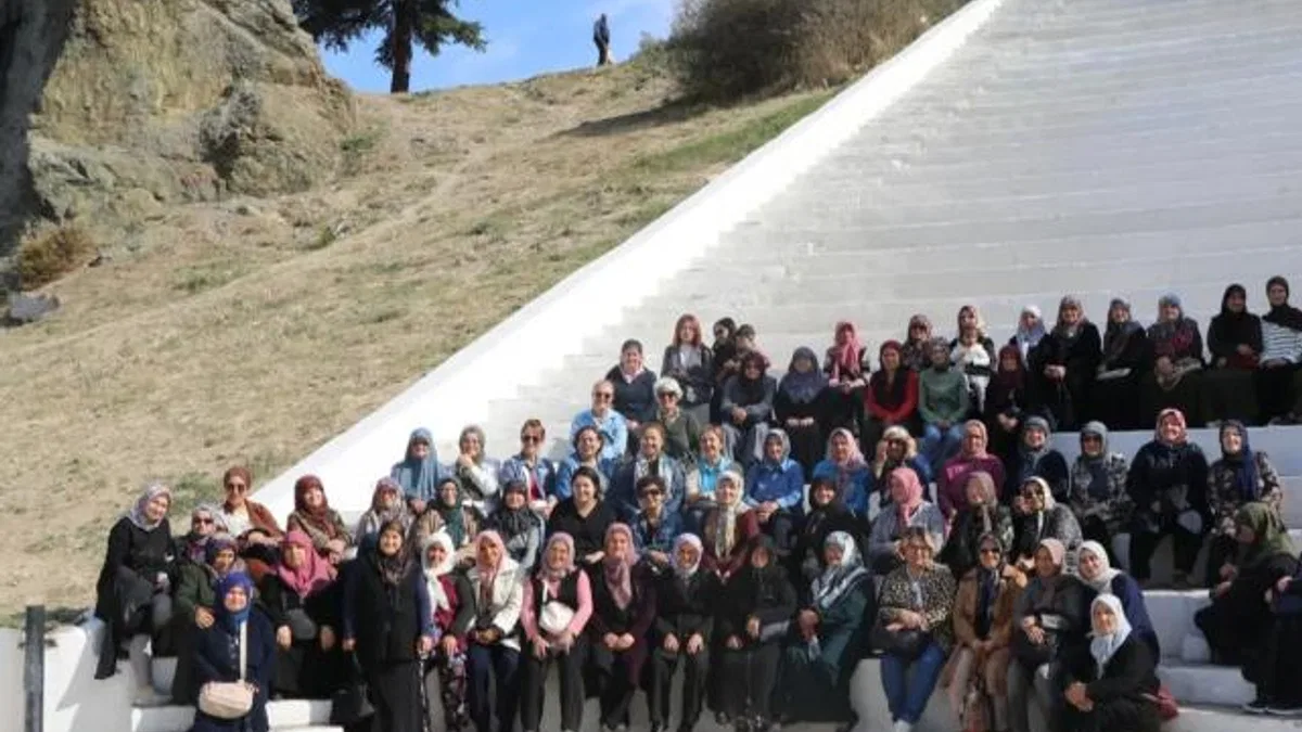 Demircili kadınlar ‘Adım Adım Manisa’yı gezdi