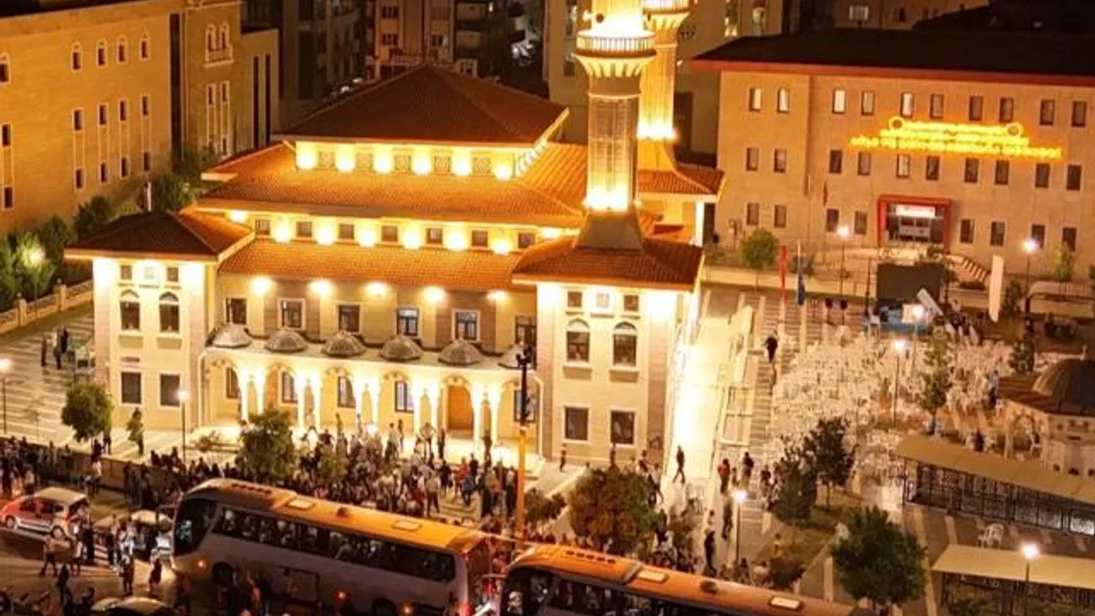 Gaziantep’ten Umre’ye gidecek ilk kafile uğurlandı