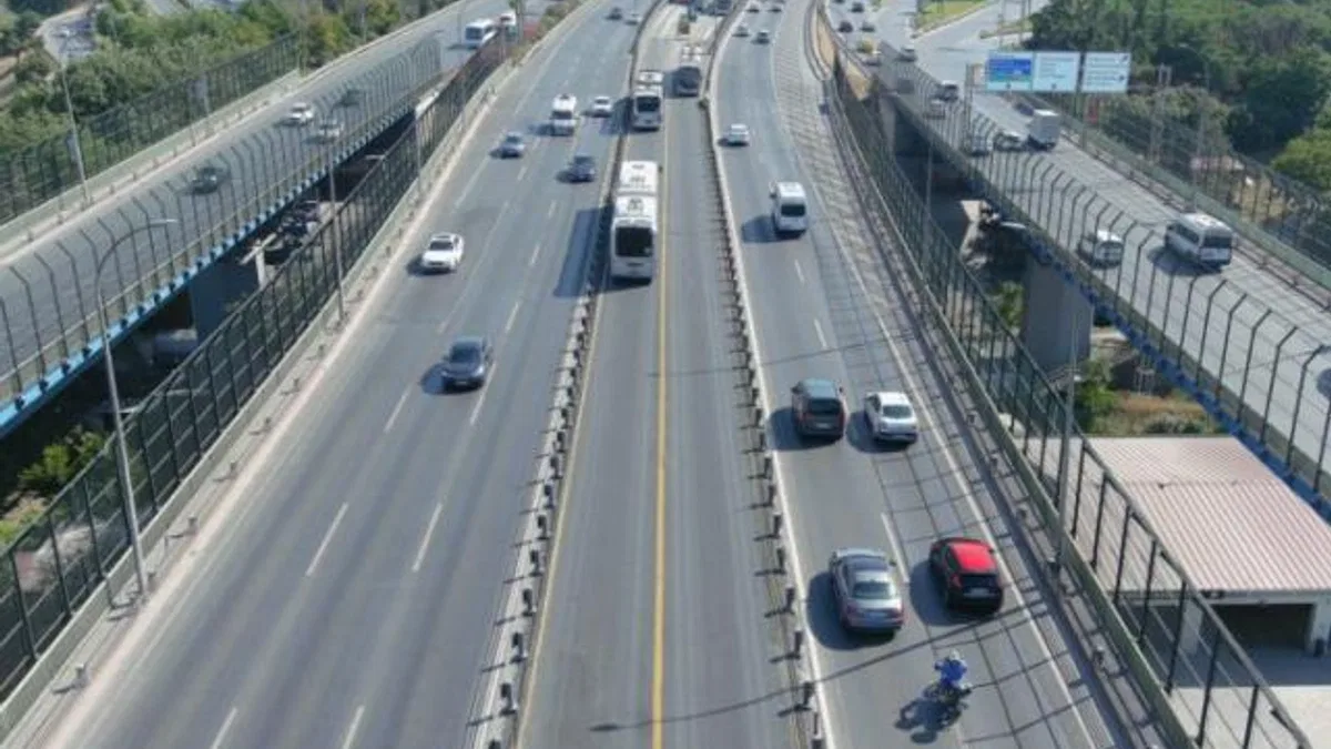 Haliç Köprüsü metrobüs yolu yenileniyor