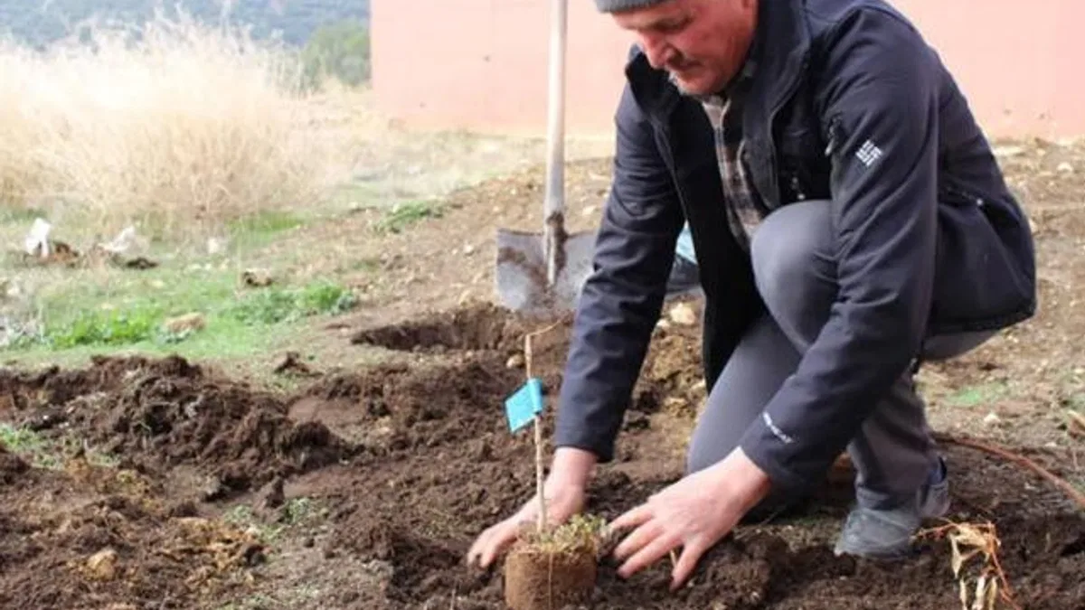 Antalya Büyükşehir’den çiftçiye tam destek
