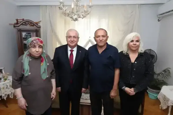 Bakan Güler İstanbul'da şehit ailesini ziyaret etti