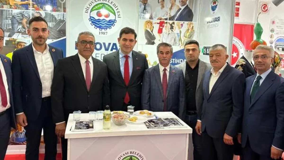 Dilovası Belediyesi istihdam standına yoğun ilgi