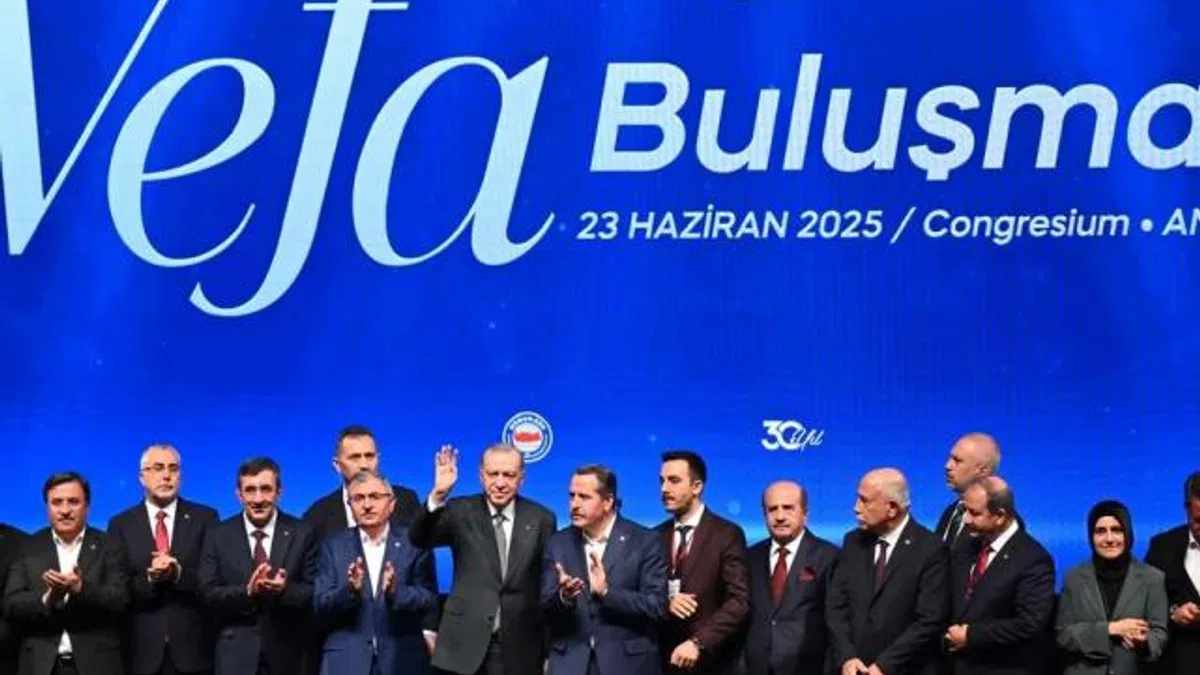 Erdoğan’dan Memur-Sen’e övgü: Milletin ve demokrasinin yanında saf tuttunuz