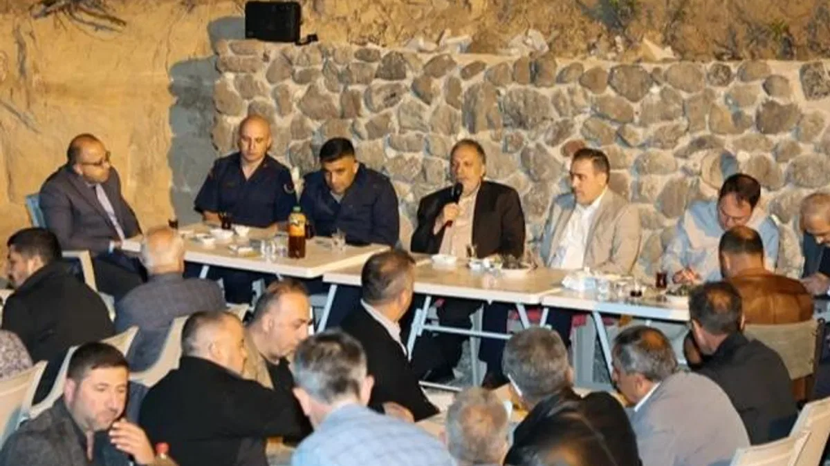 Kayseri Talas’ta muhtarlardan Mengücek buluşması