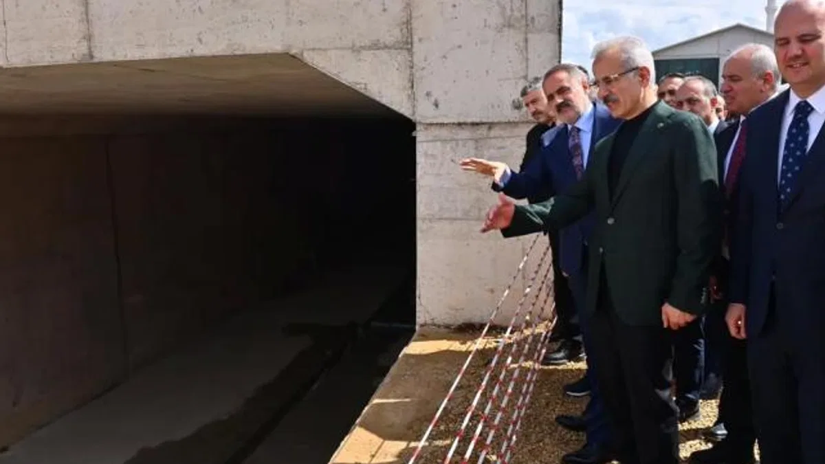 Bakan Uraloğlu açıkladı… O hatta 2027’de yolcu ve yük taşımacılığı başlıyor