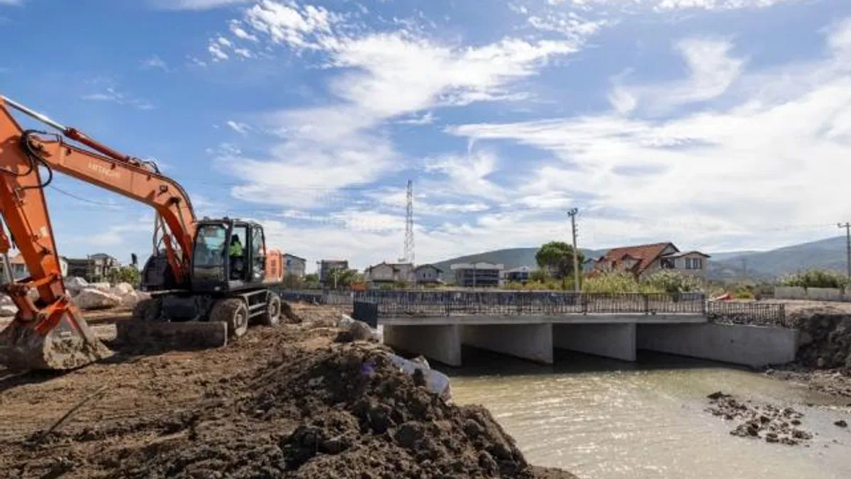 İzmir Yarımada’daki derelerden 100 bin ton malzeme çıkarıldı