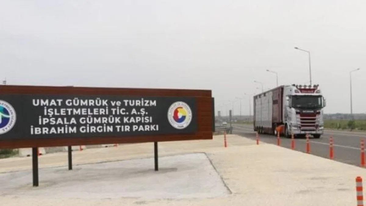 Tır dorsesinde 18 düzensiz göçmen yakalandı