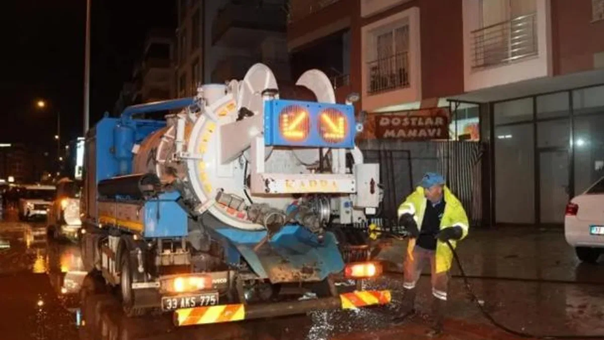 Mersin’de kuvvetli yağış sonrası hızlı müdahale