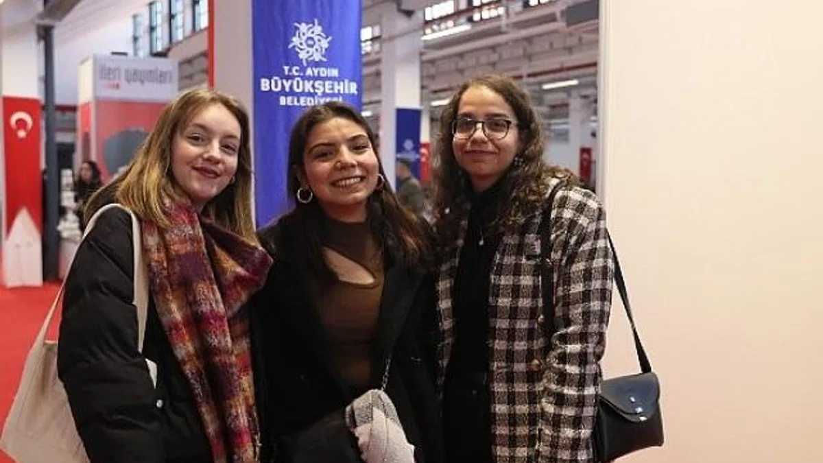 Aydın Kitap Fuarı’na katılan vatandaşlar Başkan Çerçioğlu’na teşekkür etti
